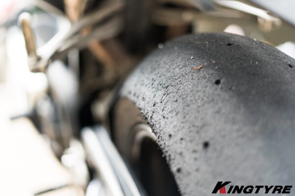 Kingtyre-Slick-tires-use- effect-2
