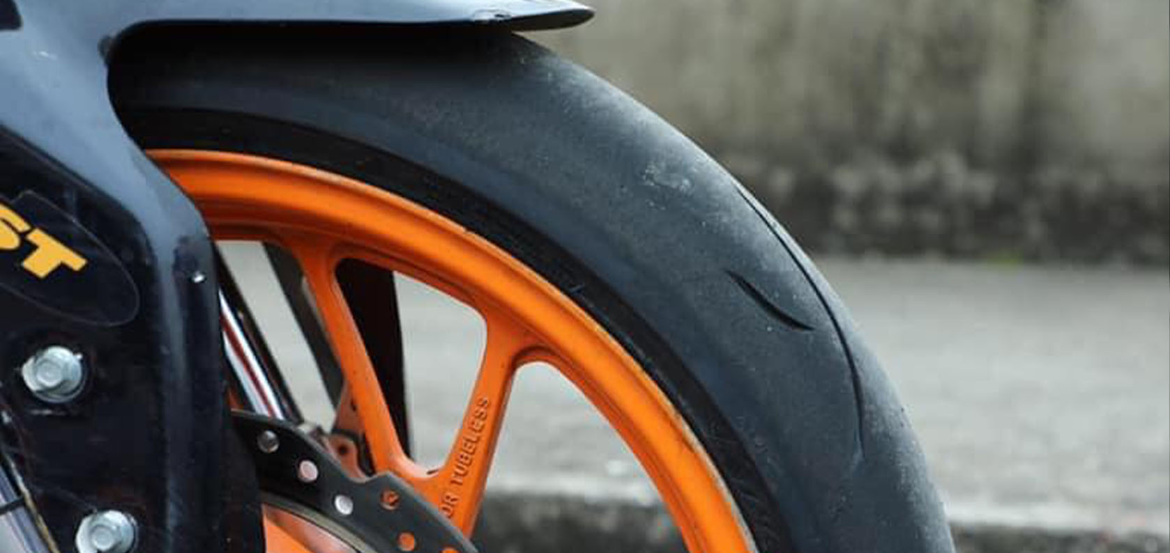 Kingtyre K06 semi slick motorcycle tyre with aggressive tread