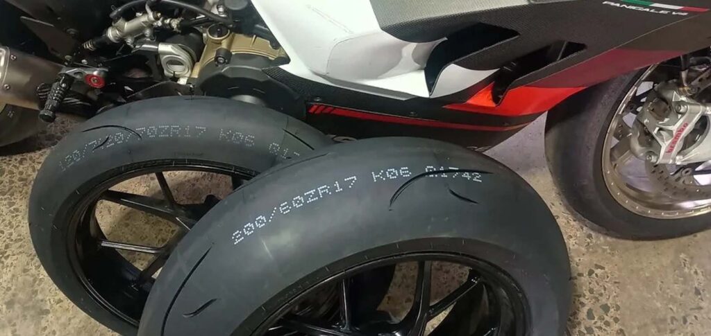 Kingtyre K06 semi slick sport motorcycle tire