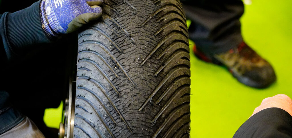 Advanced tread pattern design on Kingtyre motorcycle tire
