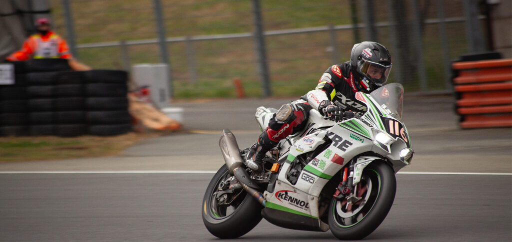 Comparison of street and off-road motorcycle tires by Kingtyre